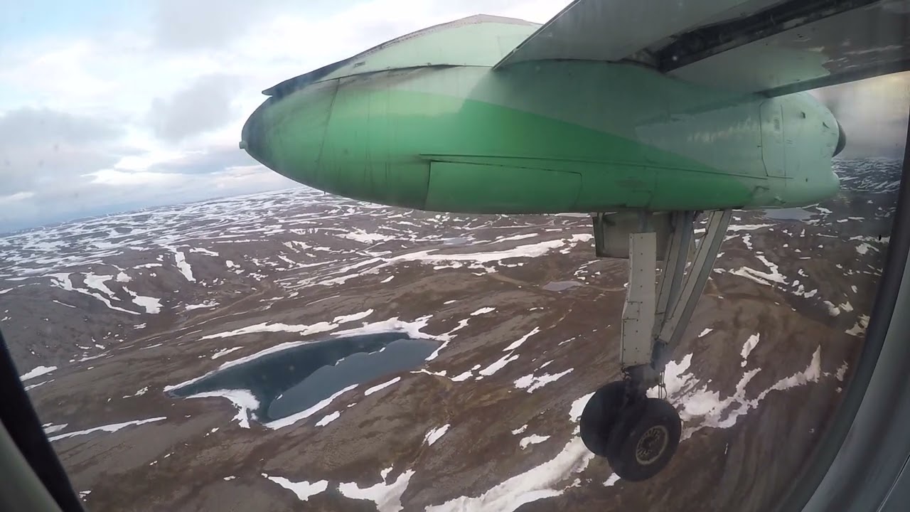 ==✈ Widerøe | Dash 8-100 | Landing at Båtsfjord ✈