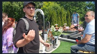 видео: Встретил родителей Жанны Фриске  на могиле дочери ... День памяти  / Николо-Архангельское кладбище картинка: Встретил родителей Жанны Фриске  на могиле дочери ... День памяти  / Николо-Архангельское кладбище