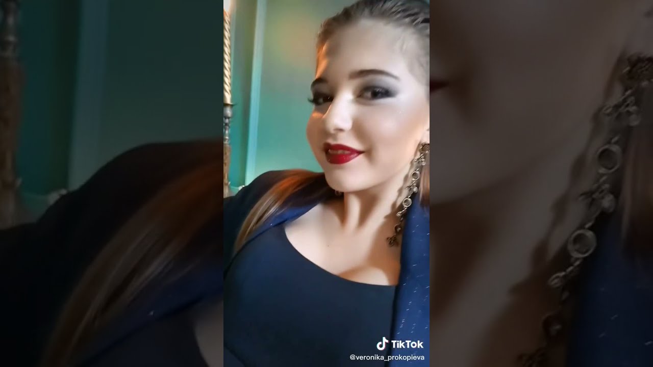 Veronika Prokopieva Model Modelbook Showreel Videosedcard