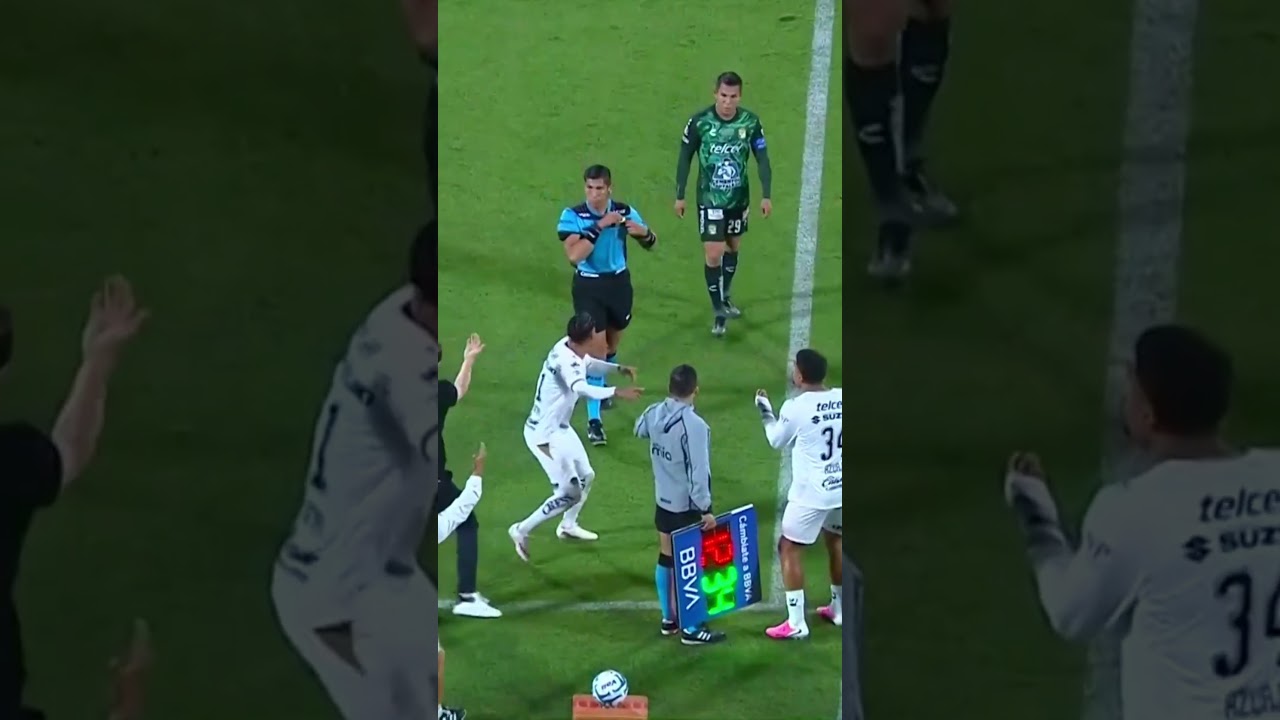 ¿Culpa del árbitro o de Azuaje? Amarilla polémica para Pumas #shorts