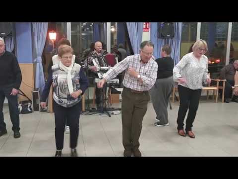 V&Iacute;DEO Jubilados de Nava bailan No Rompas M&aacute;s