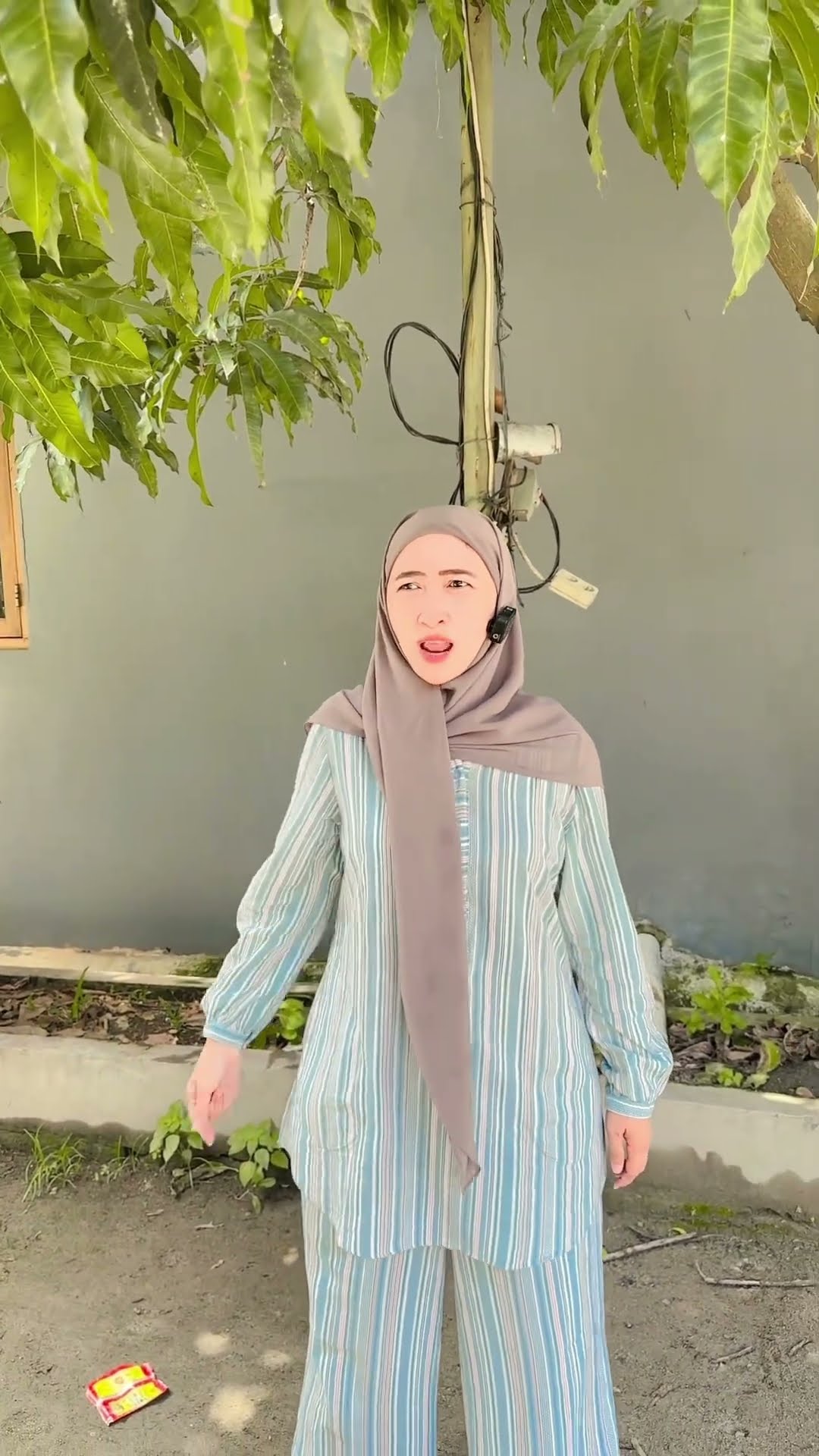 BEDA SENDIRI DIBUANG MARAH JADI ROBOT