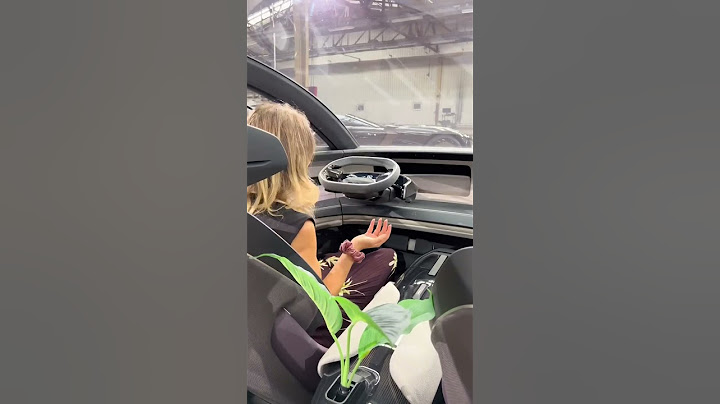 This adjustable steering wheel is crazy - isn’t it? #shorts | jessicarmaniac | audi grandsphere