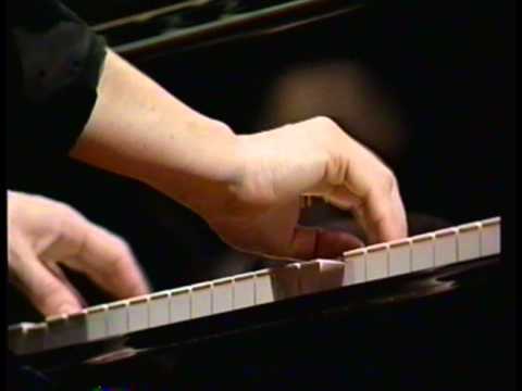 Beethoven: Piano Concerto No. 5 "Emperor" - 3rd mov., Elisabeth Leonskaja, Kurt Masur