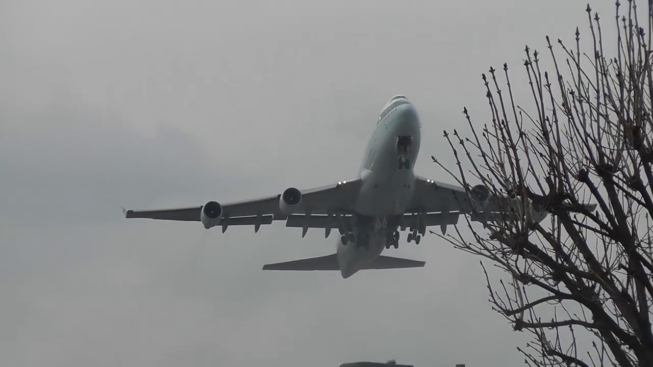 Cathay Pacific - Boeing 747-400 (Passenger) takeoff London Heathrow Airport