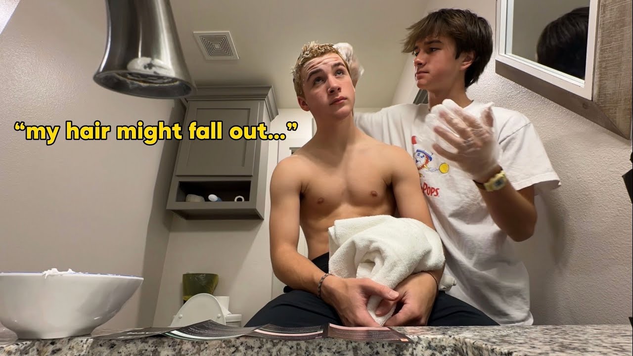 I TRIED to bleach my hair😳