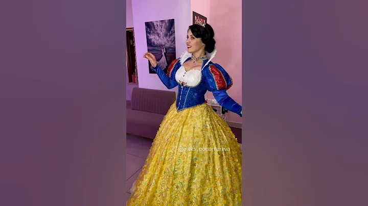 Dress up❤️✨#disneyprincess #disneycosplay #princessdress #cosplay #snowwhite #queen  #cosplayer
