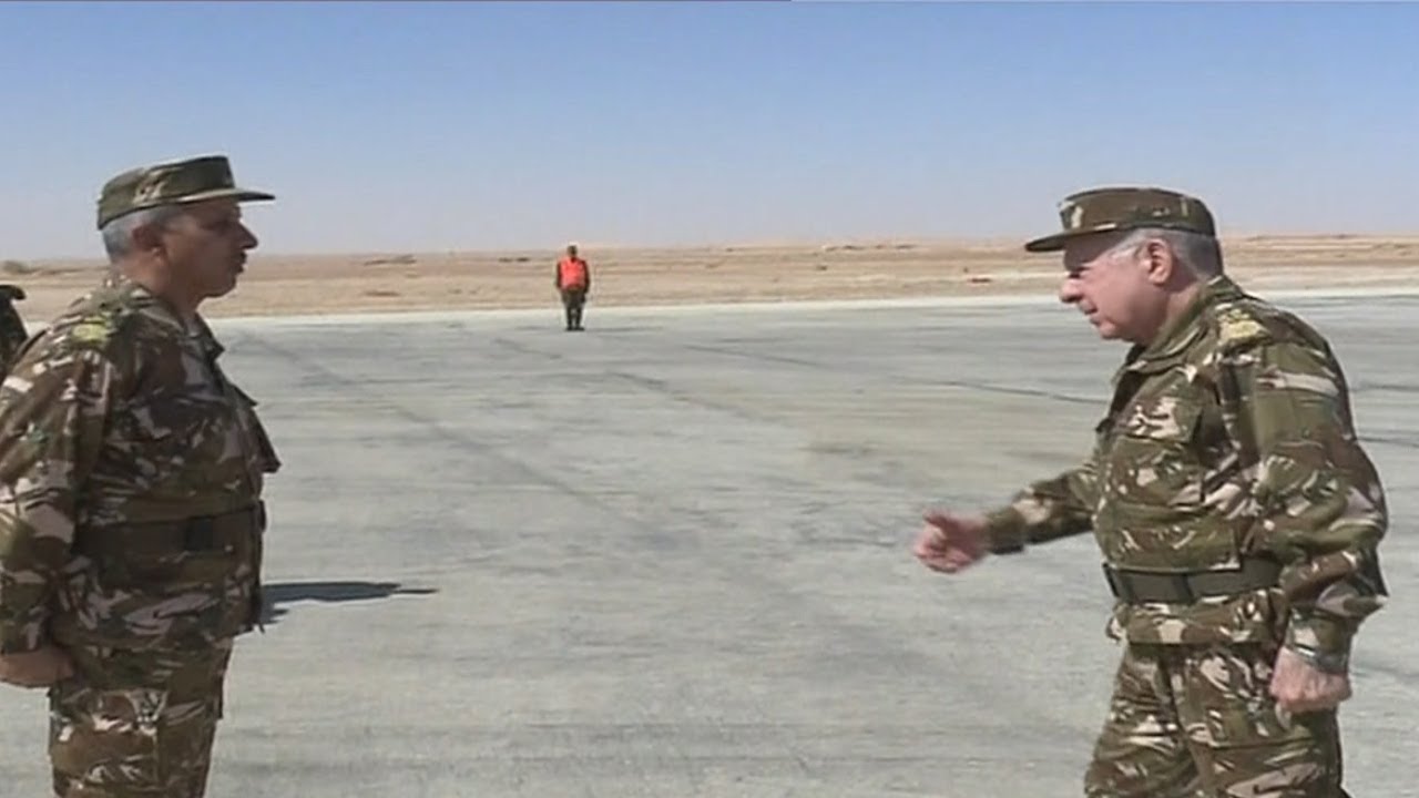 اللواء السعيد شنقريحة يتفقد وحدات القطاع العملياتي ببرج باجي مختار