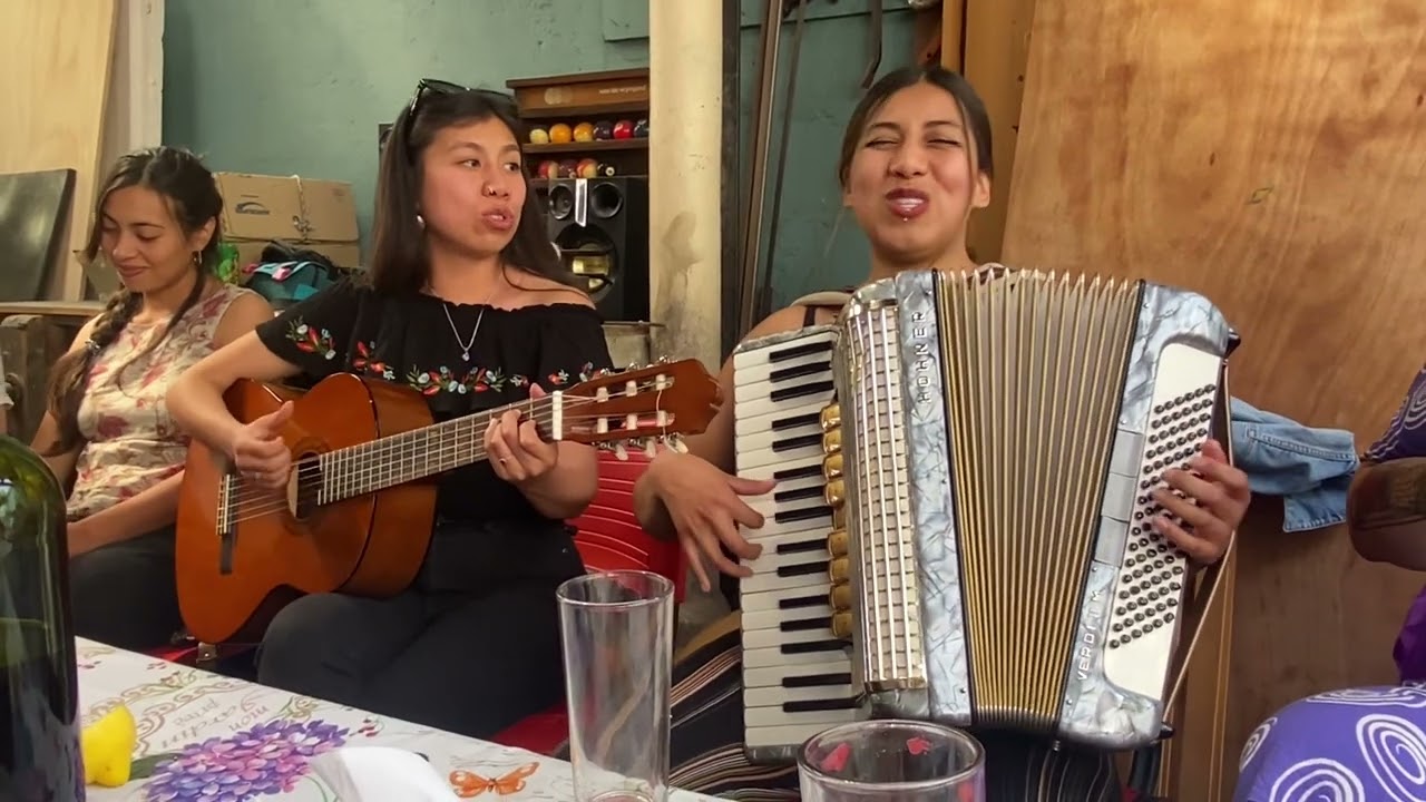 Acuarela del Río en la hermosa versión de las hermanas del Dúo Las Corraleras