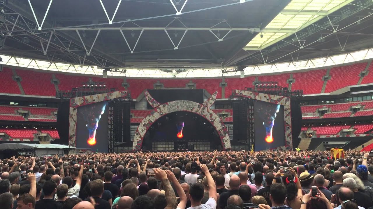 AC/DC - Intro - Wembley Stadium, London (04 July 2015) - YouTube