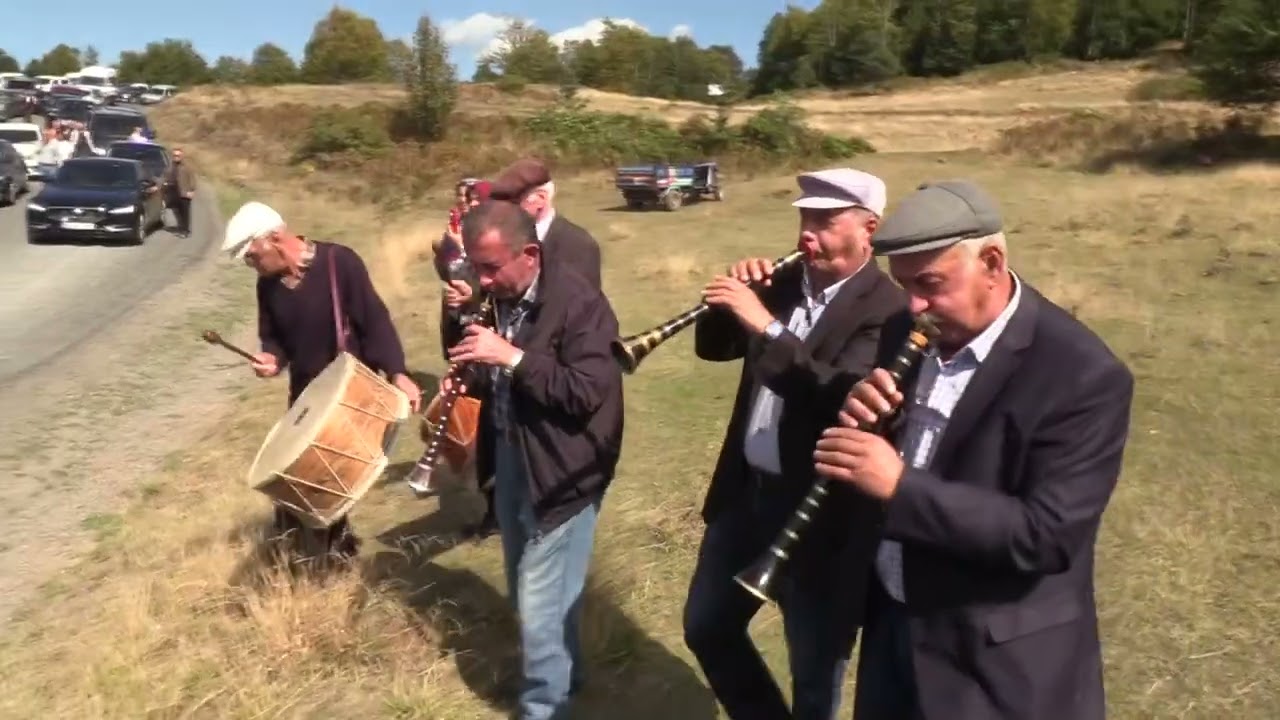 AKKUŞ’TA DAVULLU ZURNALI YOL SEVİNCİ