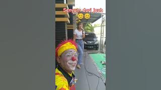 senyum senyum tandanya...#badutkentong #badutlucu #yasalam #badutbojonegoro #ikandalamkolam