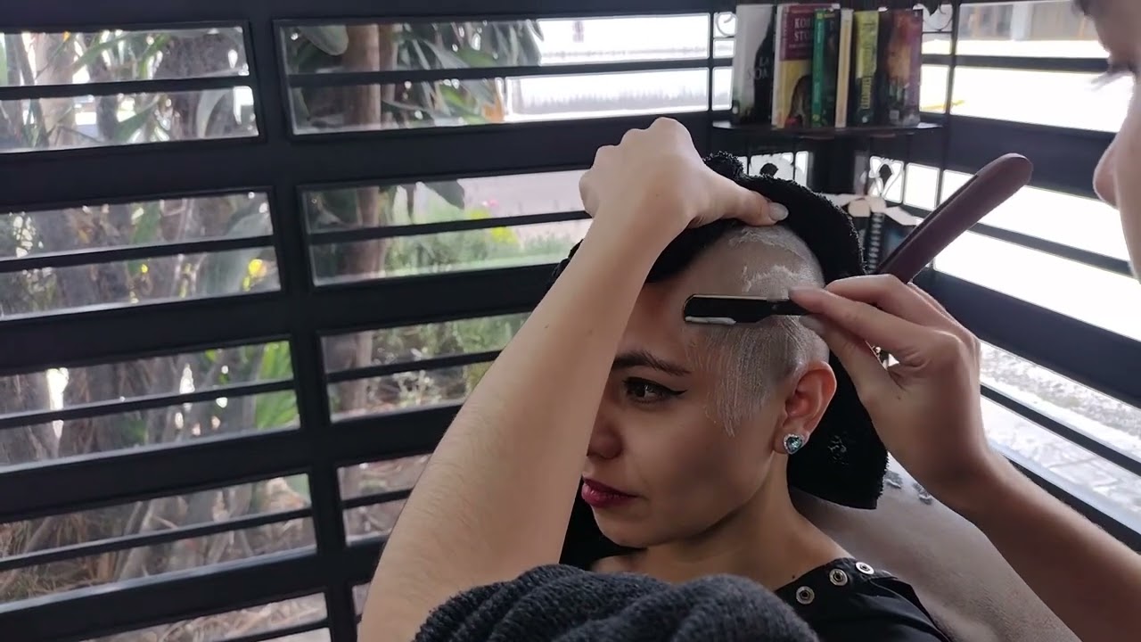 ANNY :bob haircut  ,Headshave and  shaved eyebrows