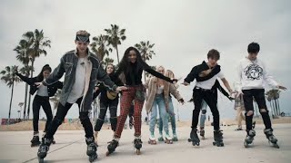 Now United andando de Patins