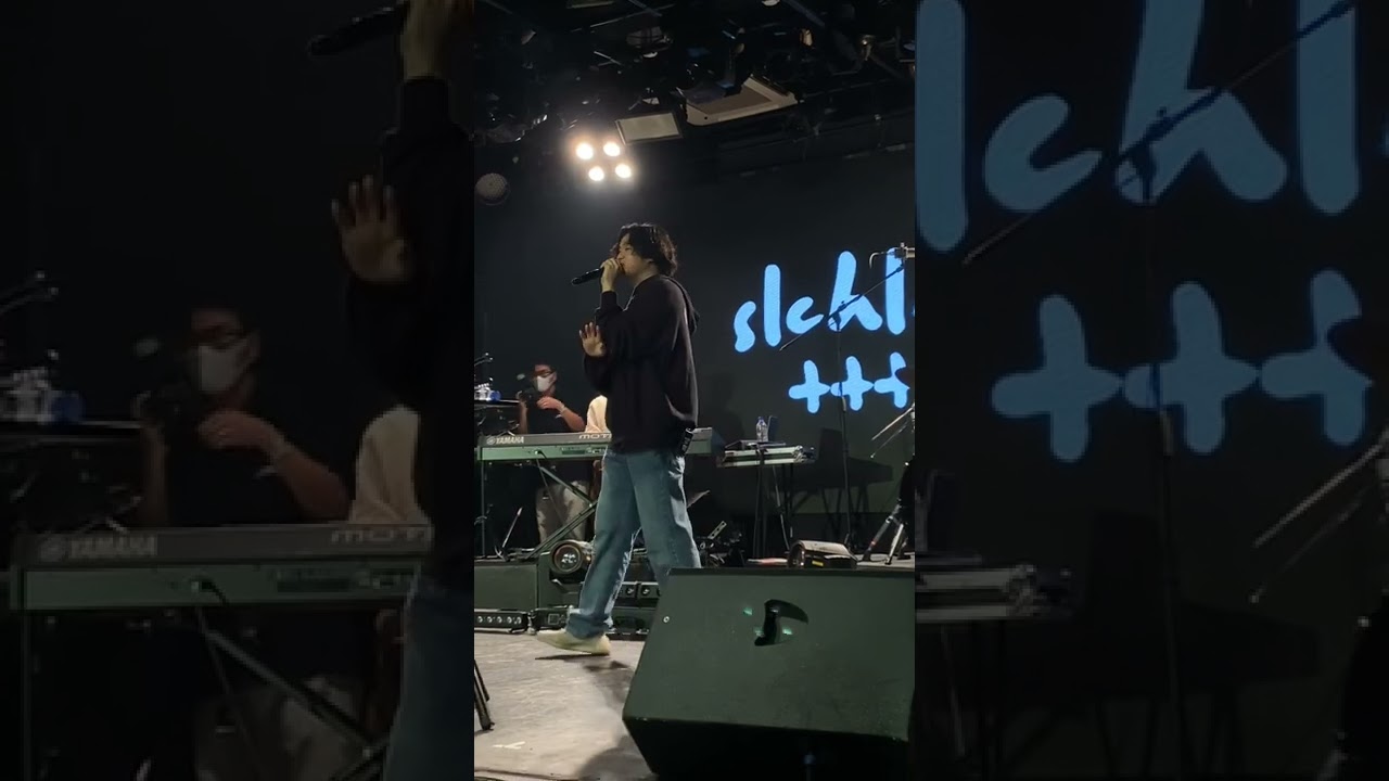 slchld - she likes spring, I prefer winter @221008 롤링홀