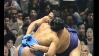 Wakanohana vs. Chiyonofuji : Aki 1980 (若乃花 対 千代の富士) - YouTube