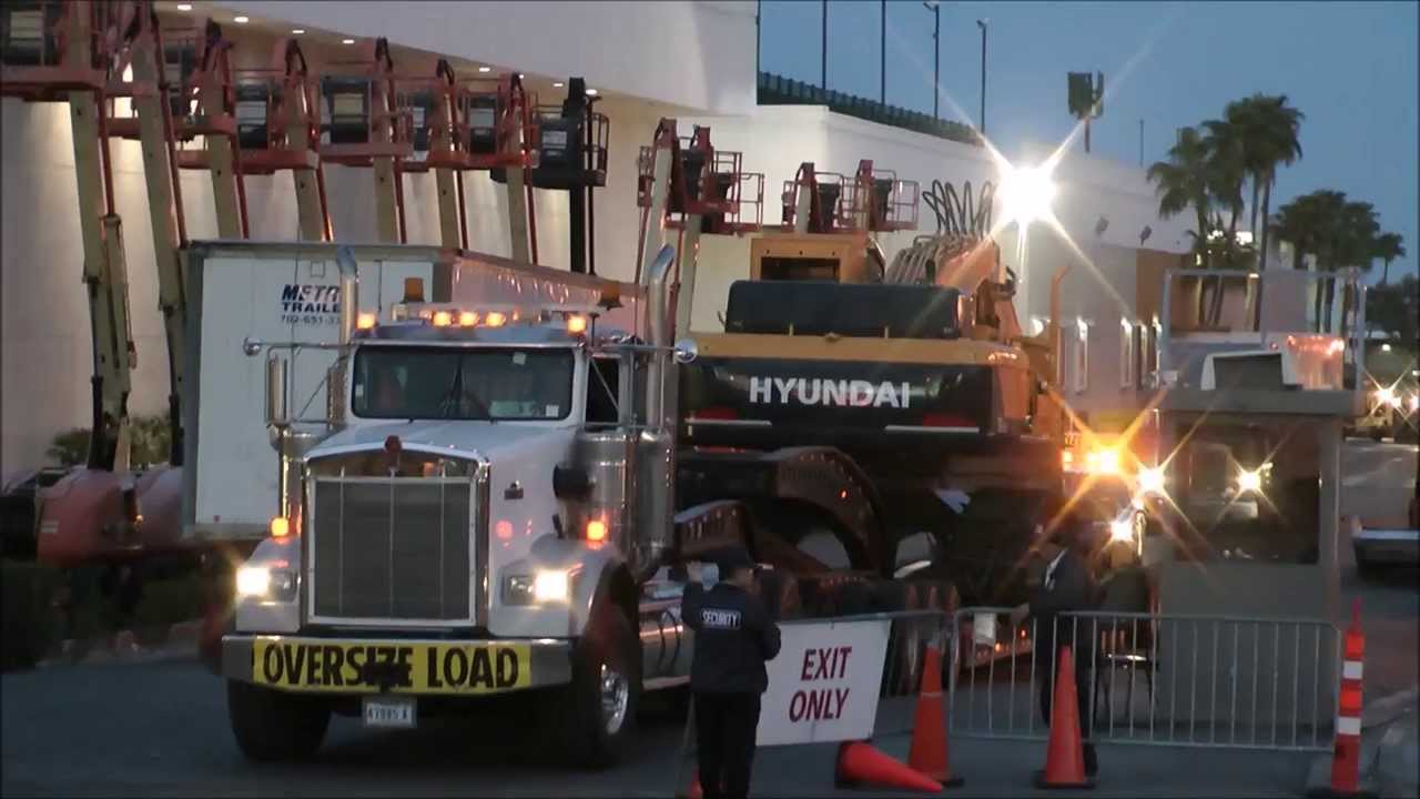 Extreme Trucking ( Clearing out Conexpo pt5) - YouTube