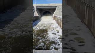 Екатеринбург. Урал. Плотина на реке Исеть.