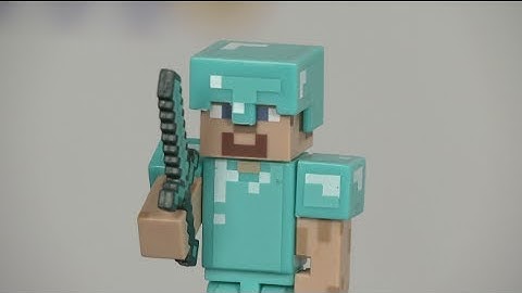 Minecraft Overworld Series 2 Steve with Diamond Armor from Jazwares