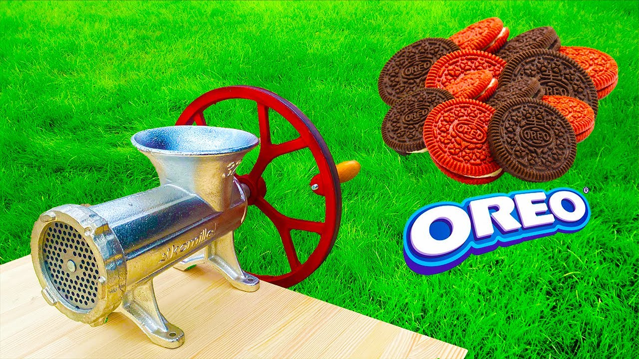 EXPERIMENT: MEAT GRINDER VS MULTICOLORED CHIPS, BAGELS, OREO AND CHICKEN EGGS.
