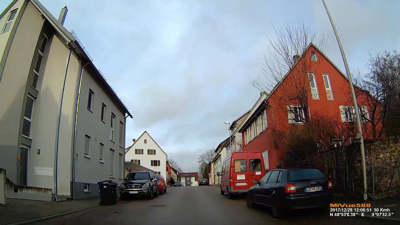 D: Gemeinde Möglingen. Landkreis Ludwigsburg. Fahrt durch den Ort. Dezember 2017