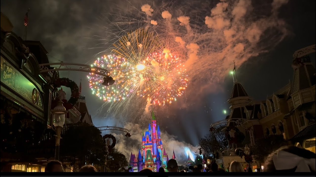 Minnie's Wonderful Christmastime Fireworks Show POV MVMCP at Magic Kingdom 2025