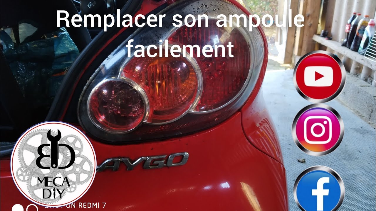 Remplacer une ampoule ou un feu arrière de Toyota Aygo, Citroën C1, Peugeot 107
