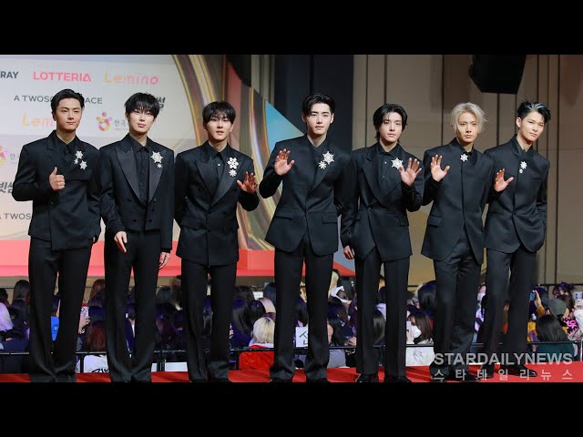 ENHYPEN at 2025 SBS Gayo Daejeon — Red Carpet Full Cut - YouTube