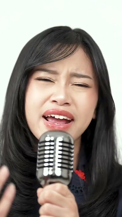 Gendis JKT48 - Skirt, Hirari (Rok Bergoyang)