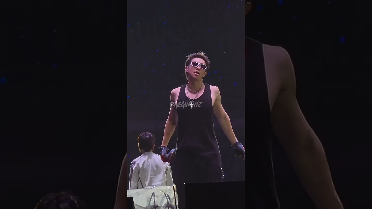 ⁣omg😥namjoon black tank top so hot and sexy look 😳😬😜