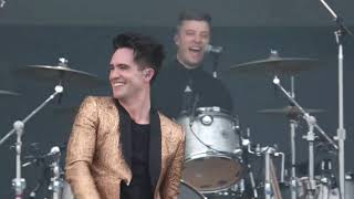 Panic! At The Disco - Say Amen (Saturday Night) (Live At March Madness 2018) Resimi