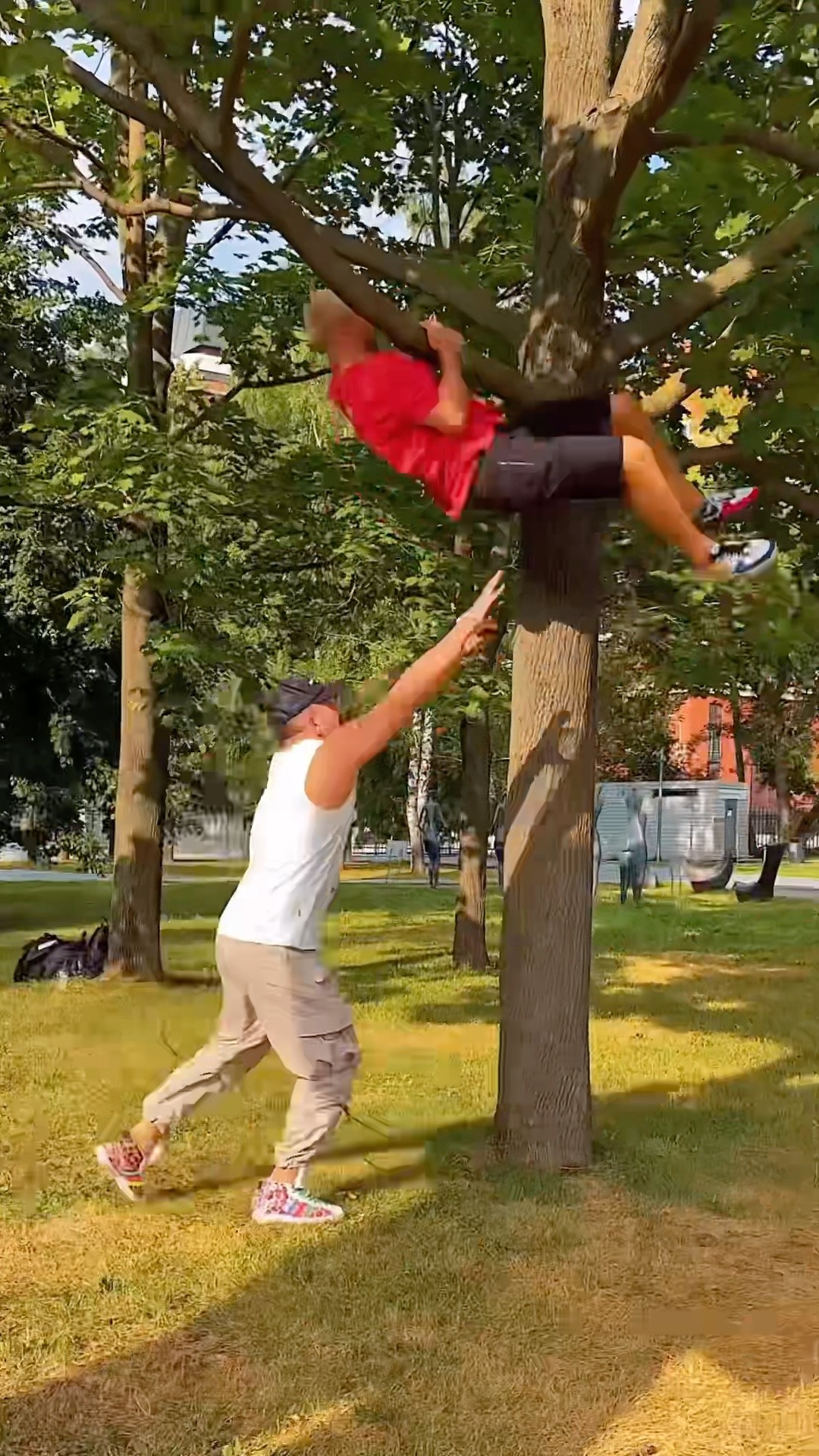 Tried to Pick Up Bodybuilder’s Girlfriend? #kiryakolesnikov #funny #comedy #parkour #stunt