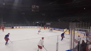 Сборная России тренируется перед игрой со Швецией