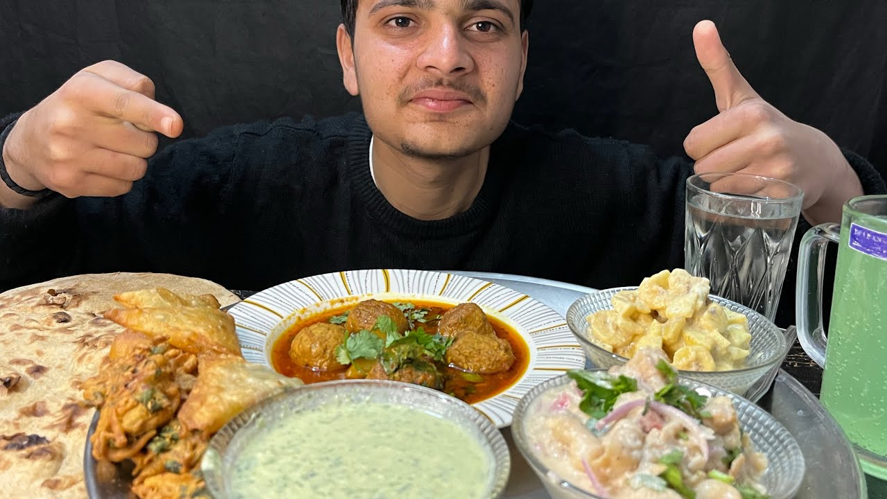 ASMR ; EATING CHICKEN KOFTA WITH ROTI| CHICKEN KOFTA MUKBANG | EATING CHICKEN KOFTA|