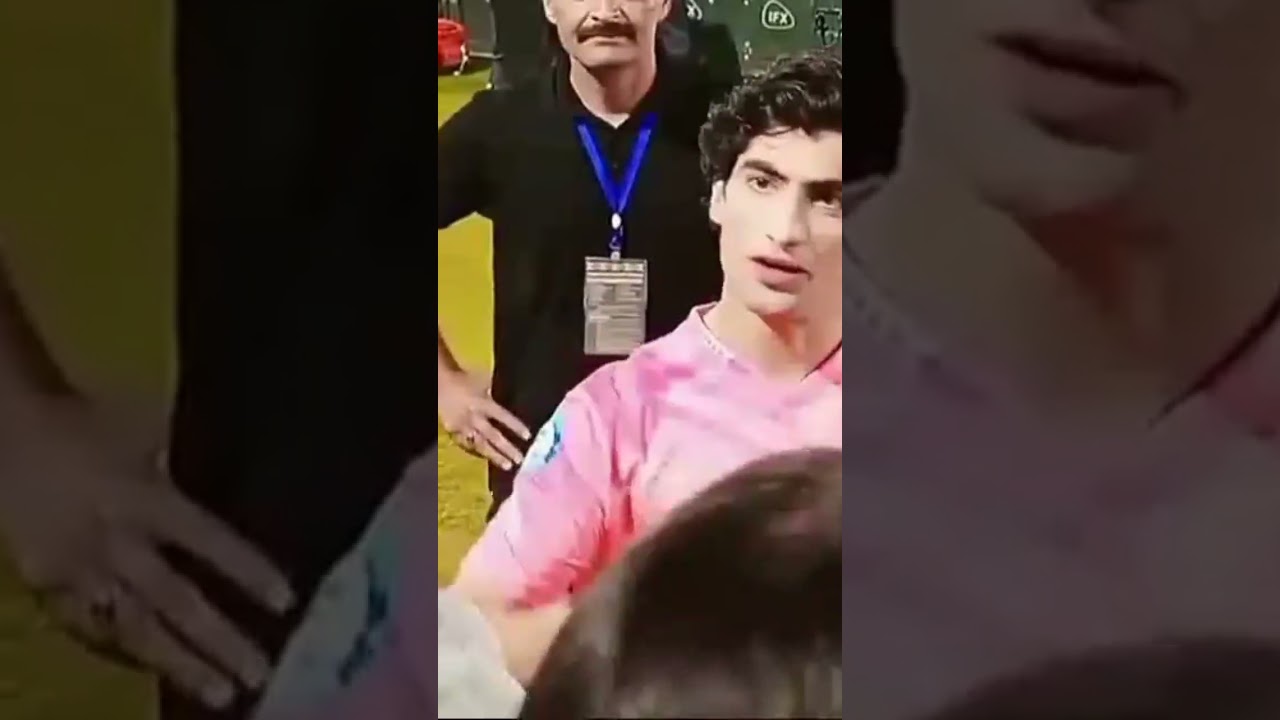 #naseemshah trending song 😂 #pakistaniathlete 😁 #cricket 😁 #babarazam #pakistanicricketer #love