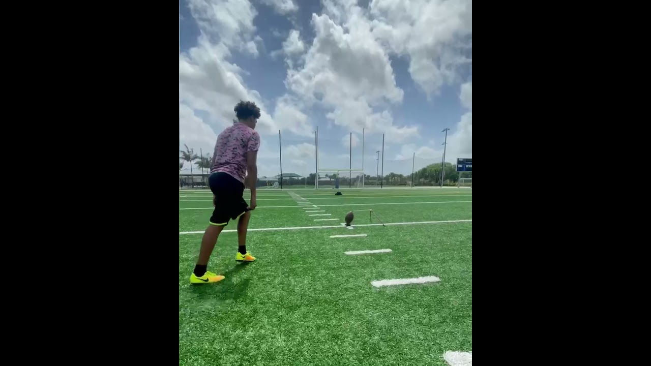 Jacob Gonzalez 45 yards Left and right hatch field goals