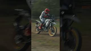 Le Trail QJ MOTOR 450 SRT en version RAW !