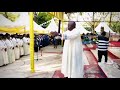 Jionee ufundi wa Bernard Mukasa akikondakt misa ya Mt.Anna by kayetta