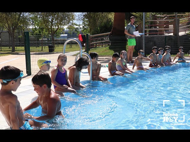 VÍDEO: Gran acogida a los cursos de Natación en las Piscinas de Verano