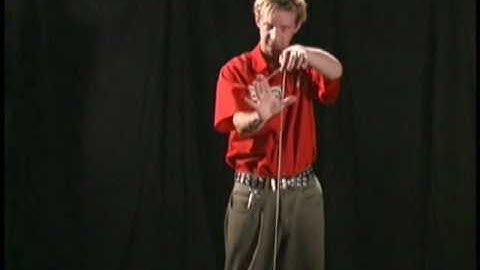 Eiffel Tower - yoyo trick