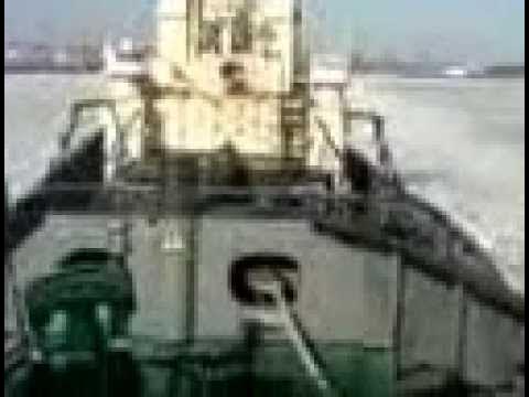Колка льда на Днестровском лимане - YouTube