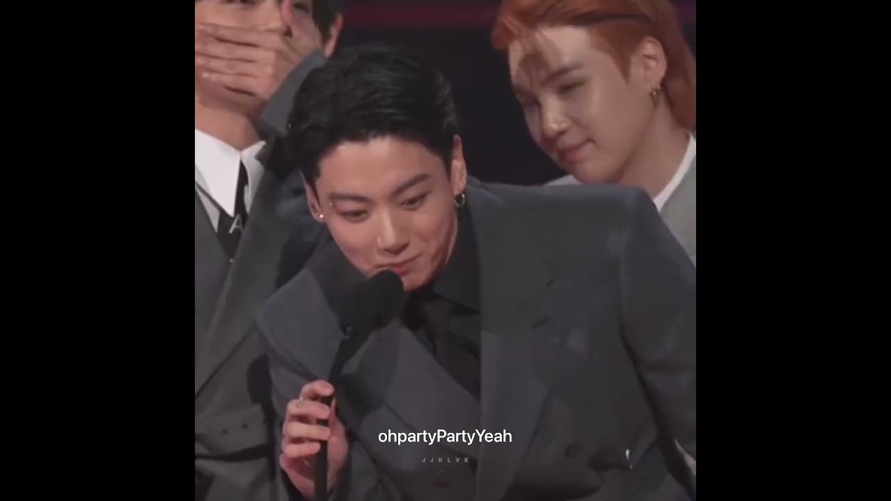 WAIT TILL END😂JUNGKOOK'S ENGLISH SPEECH AT AMAS 