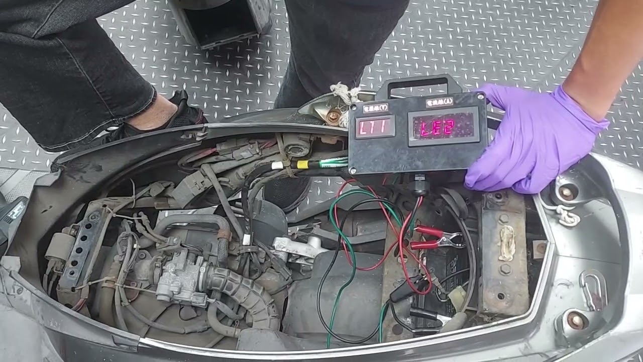 山葉Yamaha GTR 發電回充檢查 , 然後師傅把電池拆下來充電-第1篇