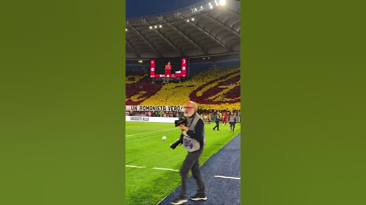La coreografia dei tifosi della Roma per Claudio Ranieri #ranieri #claudioranieri #romamilan #roma