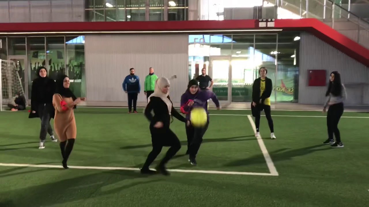 Fodboldøvelser til piger, drenge og mix-fodboldhold.