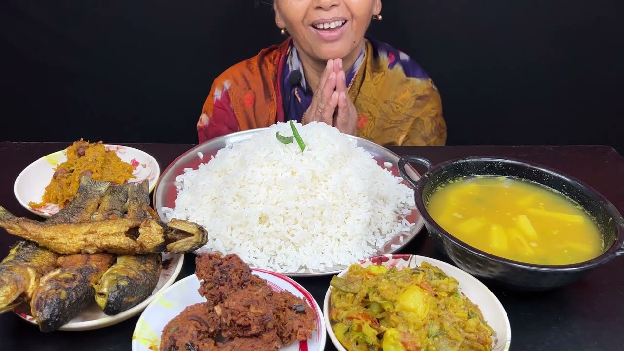 BIGBITES, EATING RICE WITH DAL, KUCHO CHINGRIR BORA, MACH VAJA, BADHAKOPI।।