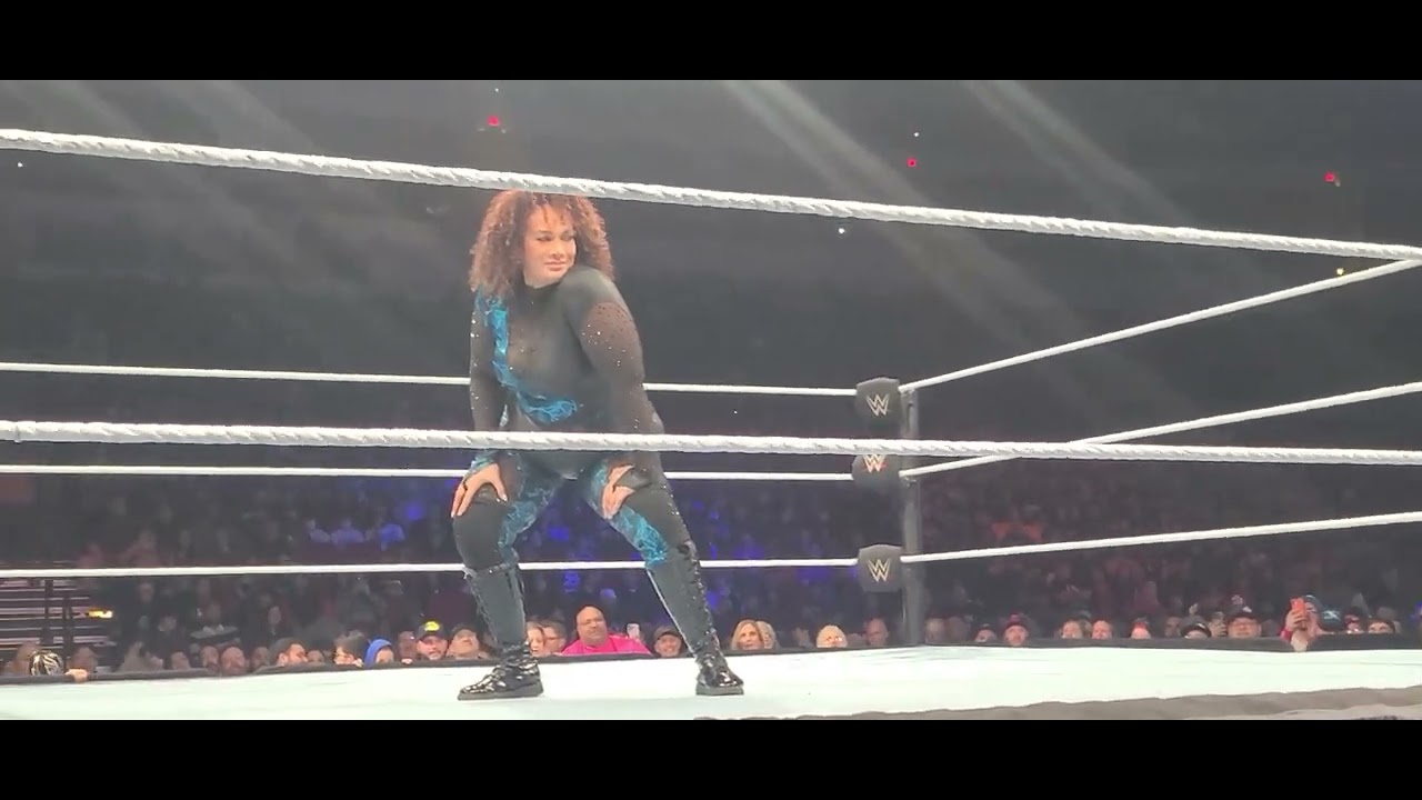 NIA JAX vs MAXXINE DUPRI