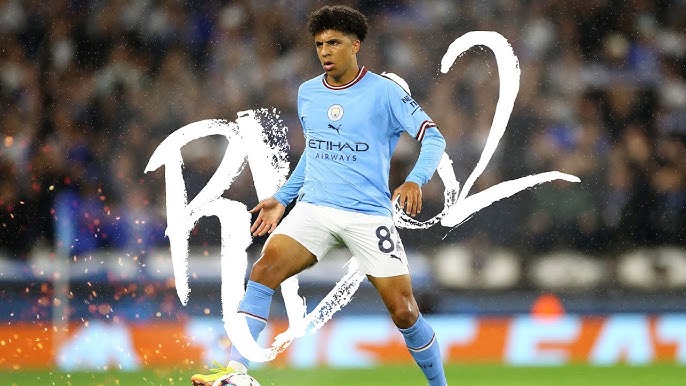 Rico Lewis, a nova coqueluche do Manchester City: Não me sinto