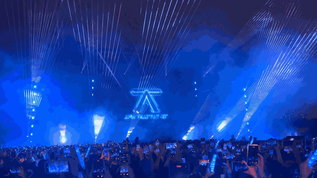 ATSH Concert Day 6 Hanoi - YouTube