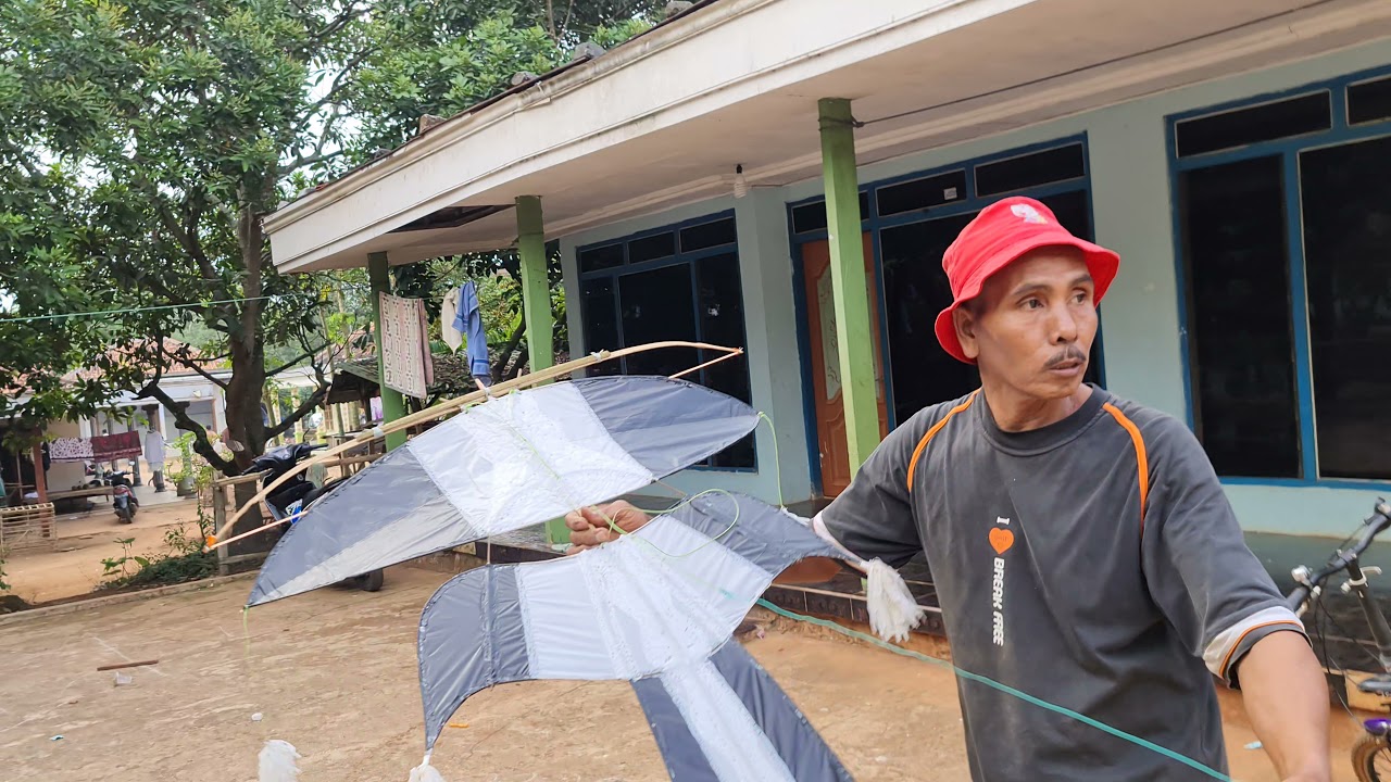 Cara Menaikkan Layang Layang Yang Bener di Deket Rumah Keleyan Socah Bangkalan